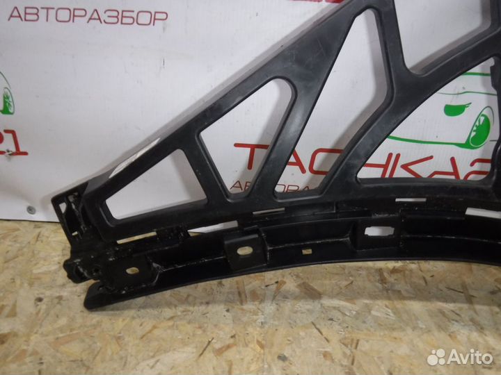 Кронштейн переднего бампера левый Porsche Cayenne