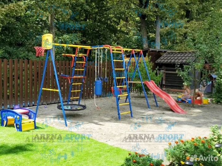 Уличный спортивный комплекс