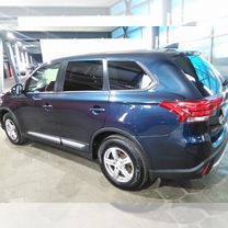 Mitsubishi Outlander 2.0 CVT, 2018, 44 000 км, с пробегом, цена 2 300 000 руб.