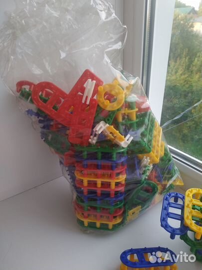 Конструктор, игрушки
