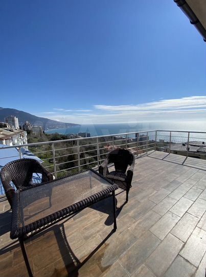 2-к. квартира, 80 м², 8/8 эт.