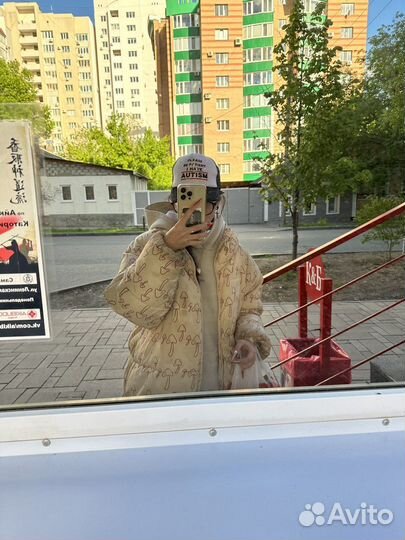 Кепки тракеры с надписью autism