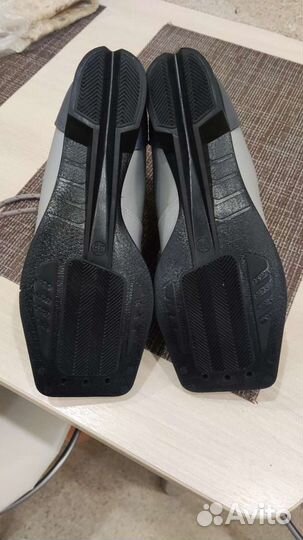 Лыжные ботинки классические