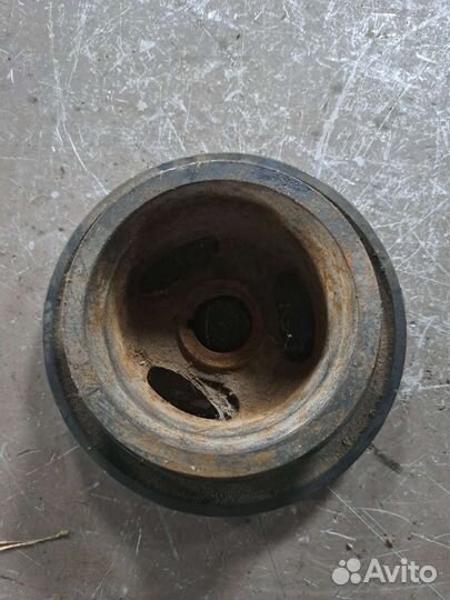 Шкив коленвала на BMW E53