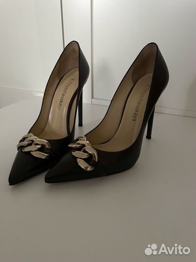 Туфли женские с цепью