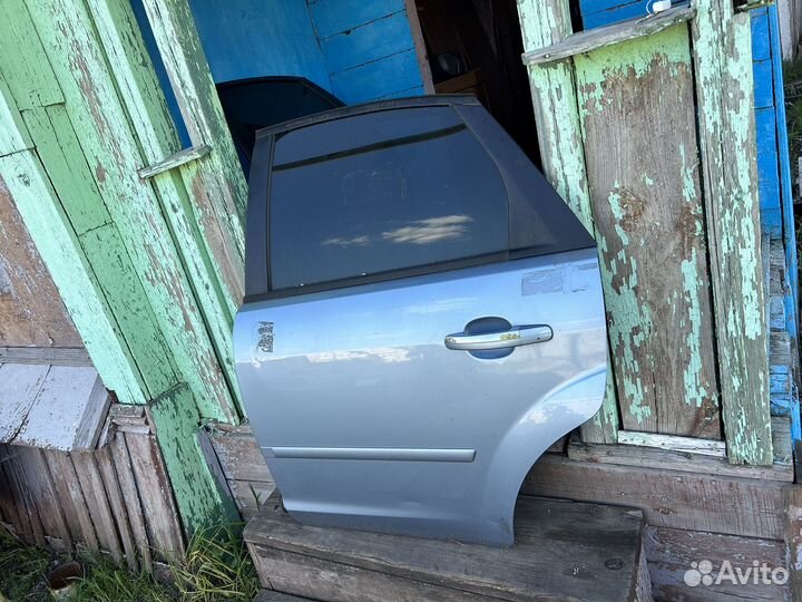 Дверь задняя левая ford focus 2 ceдан