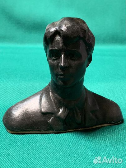 Бюст С.Есенин