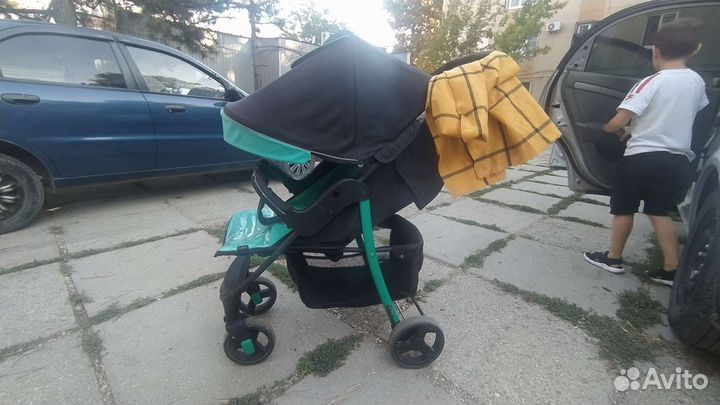 Прогулочная коляска