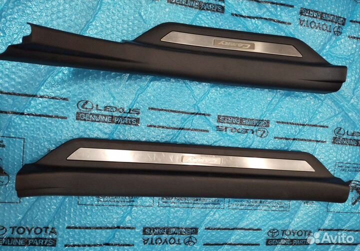 Накладки порога Тойота Камри 40