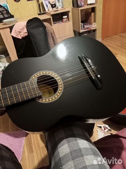 Классическая, акустическая гитара б/у