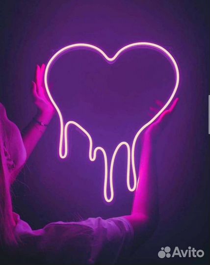 Неоновая вывеска