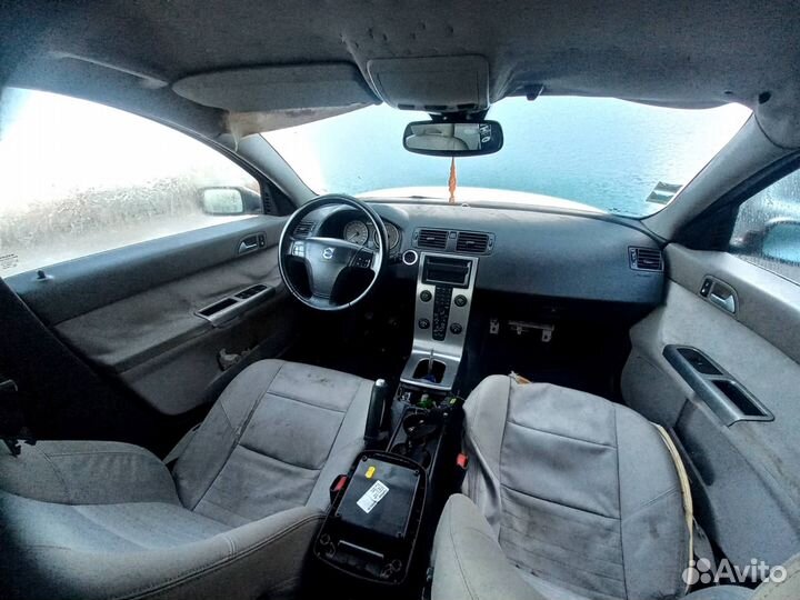 Панель передняя Volvo V50
