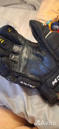 Краги хоккейные