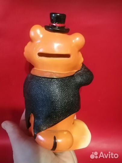 Фарфоровая статуэтка