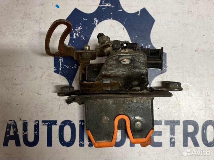 Замок крышки багажника Skoda 6U0827505C