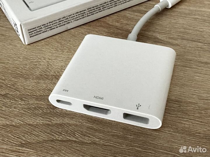 Apple. Хаб c кабель-коннектором USB Type C