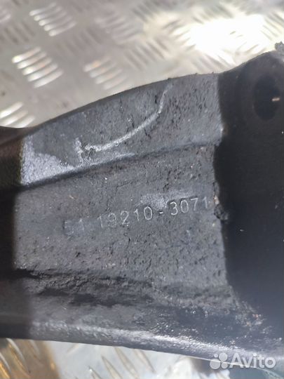 Кронштейн двс MAN 51192103071