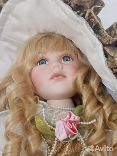 Кукла фарфоровая коллекционная