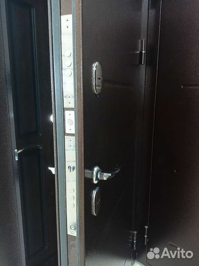 Дверь входная металлическая