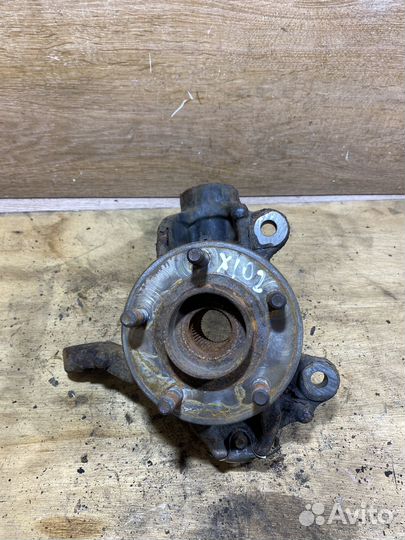 Поворотный кулак передний правый Ford Mondeo 4 102