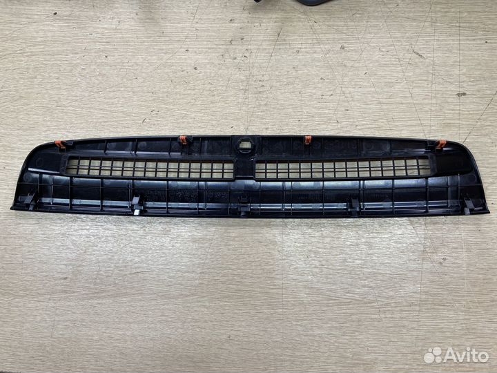 Накладка воздуховода торпеды Toyota Camry 75