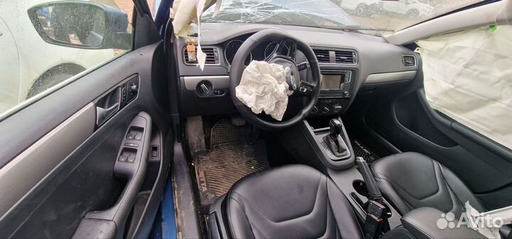 Volkswagen Jetta 1.4 AT, 2017, битый, 100 000 км