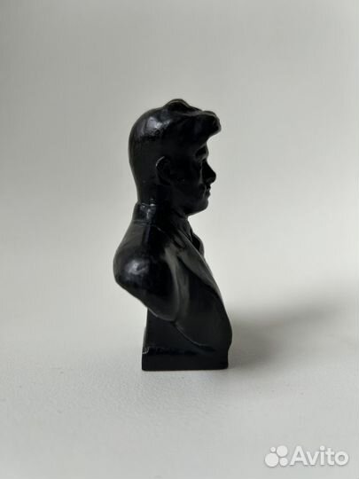 Бюст М.Горький