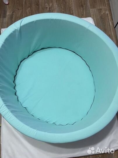 Сухой бассейн с шариками