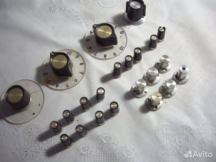 Ручки от приборов для радиолюбителей 23 штуки