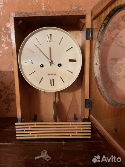 Часы настенные янтарь с боем. СССР