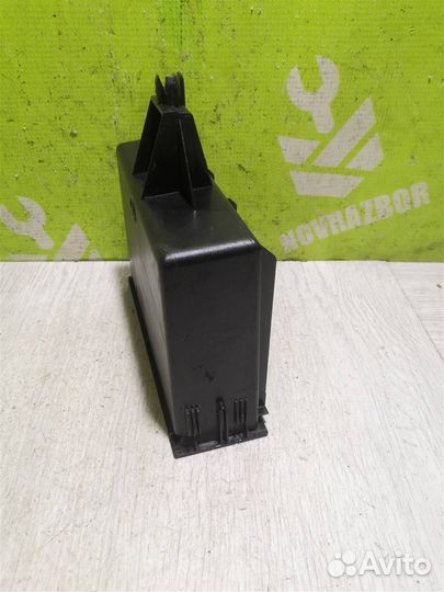 Ящик передней консоли Шкода Октавия А4