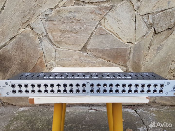 Стойка Behringer pro