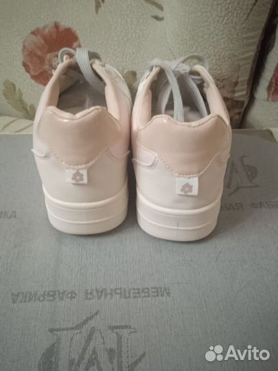 Кроссовки cropp