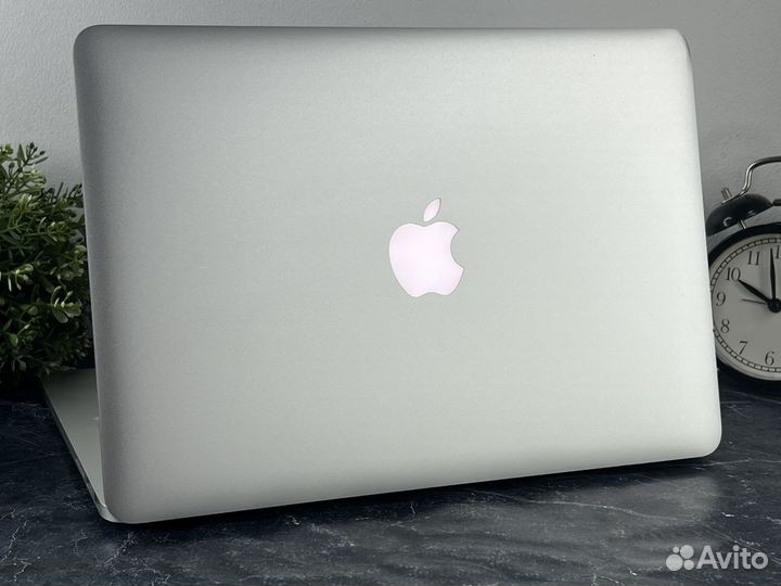 MacBook Pro 13 2013 8Gb/256Gb/Новый Акб