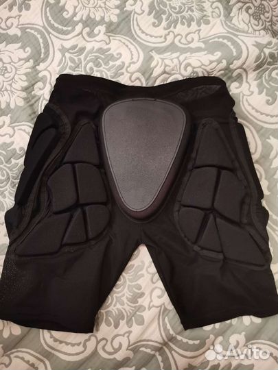 Защитные шорты для сноуборда