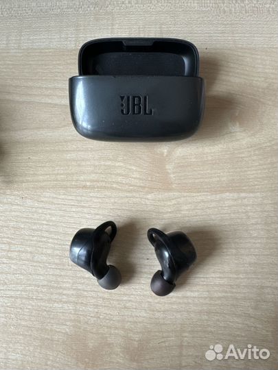 Беспроводные наушники jbl live300 TWS