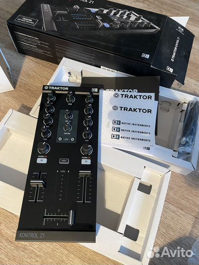 Native Instruments Traktor Kontrol Z1