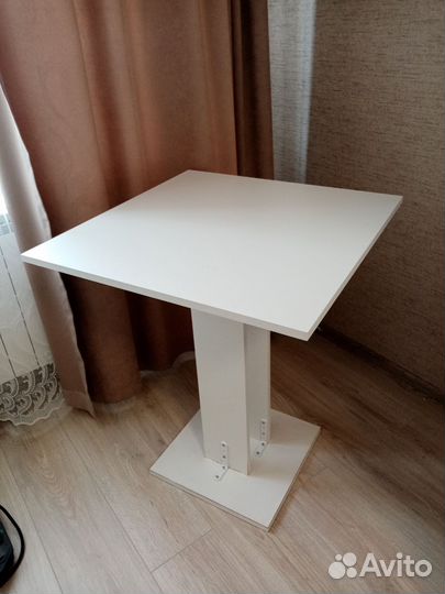 Кухонный стол