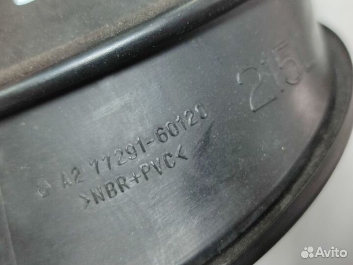 Пыльник заливной горловины Toyota Land Cruiser 200