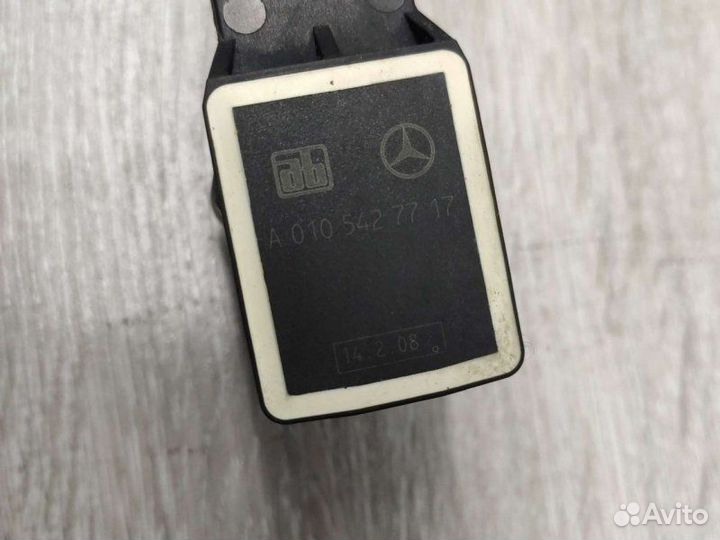 Датчик уровня кузова Mercedes
