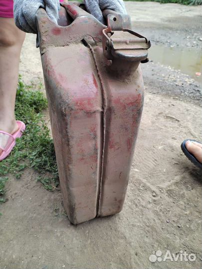 Канистра для бензина 20л