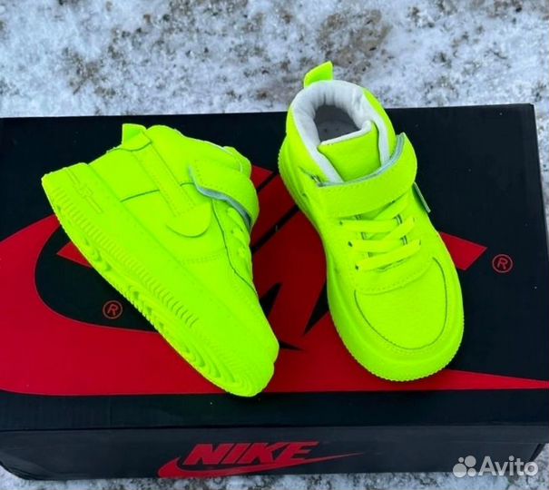 Кроссовки на 34р