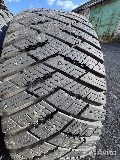 Goodyear UltraGrip Ice Arctic SUV 235/55 R19 105T