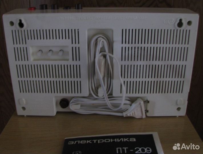 Трехпрограммный приемник проводного вещания