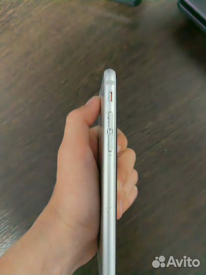 Телефон iPhone 6s