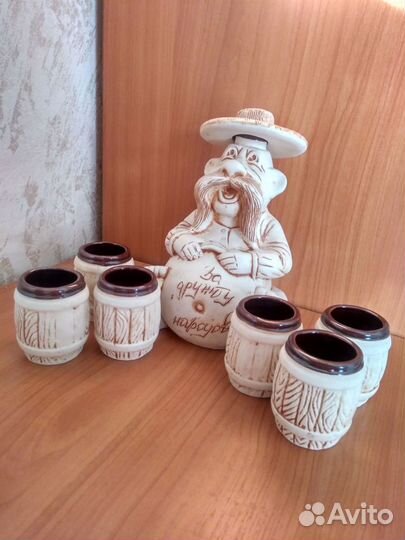 Набор из керамики. Штоф и 6 стопок