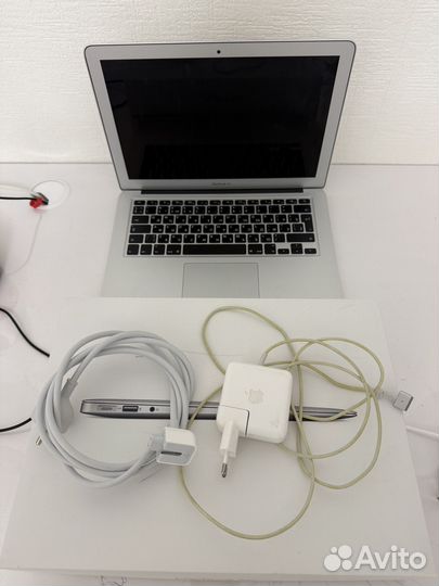 Ноутбук Apple MacBook Air 13 i5 1.8/8Gb/128SSD