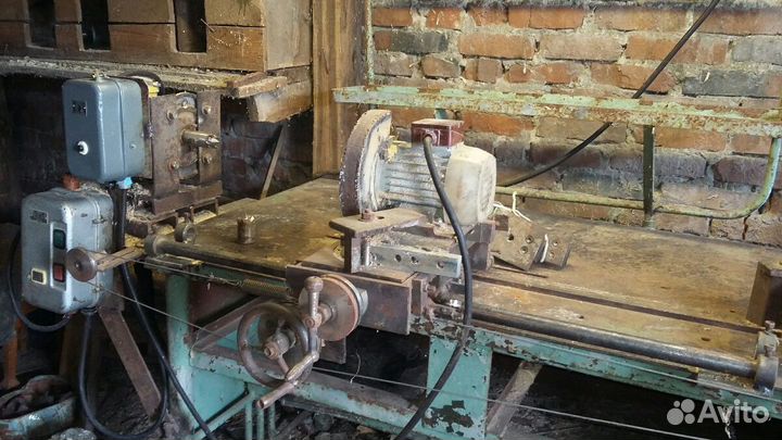 Токарный станок