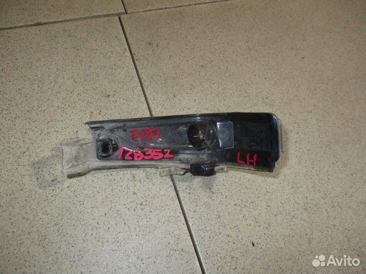 Повторитель в зеркало Toyota Corolla (E180)