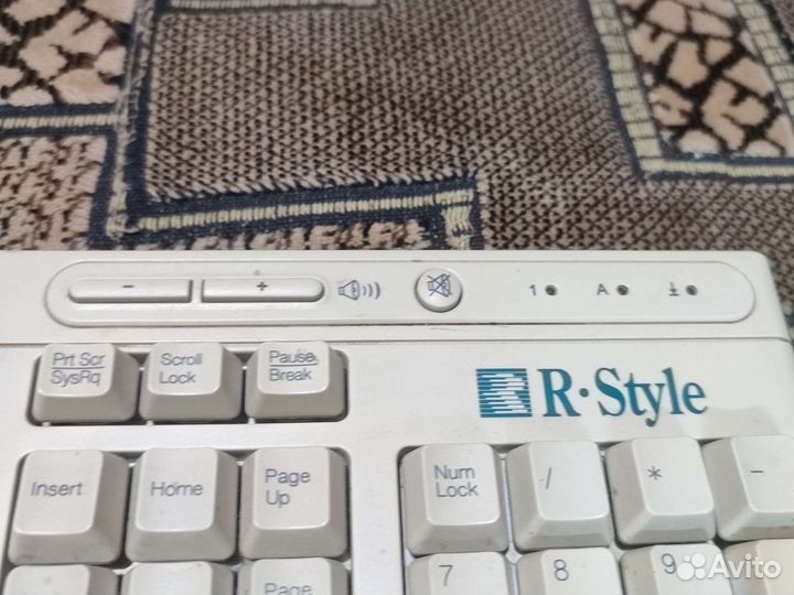 Клавиатура BTC 5109 бренд R-style